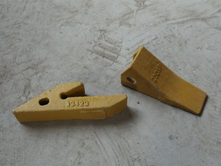 834-23 H&L Bucket Adapter Long Buttom Frange