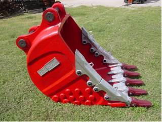 AWT200C42 PC200 42" Bucket